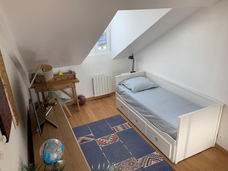 Charmant Studio A Proximite De La Gare Rer A شاتو المظهر الخارجي الصورة