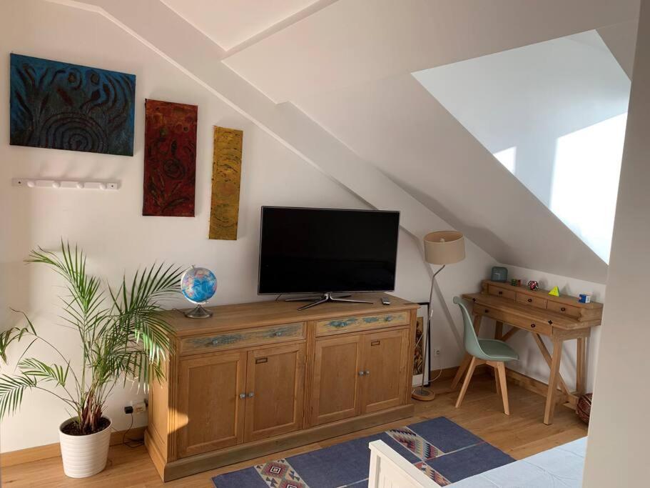 Charmant Studio A Proximite De La Gare Rer A شاتو المظهر الخارجي الصورة